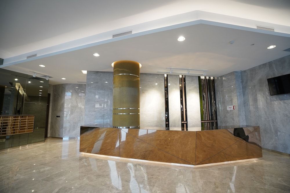 undefined 118 Residence 8