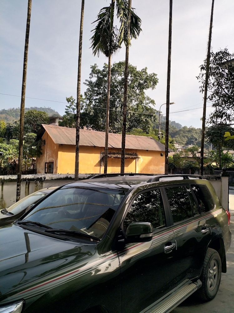 Tropical Suites Deluxe Room, Hill View 7