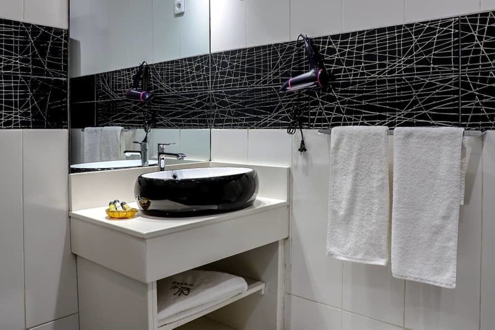 Miliet Hotel Junior Suite, 1 King Bed 6