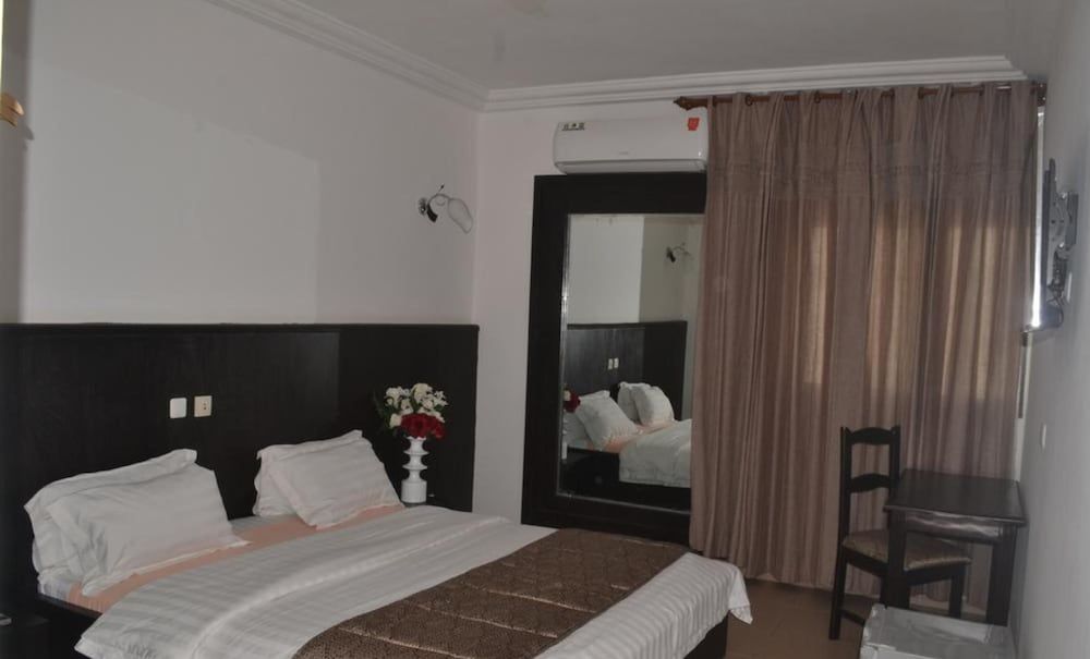 Miliet Hotel Standard Room, 1 King Bed, Non Smoking 2