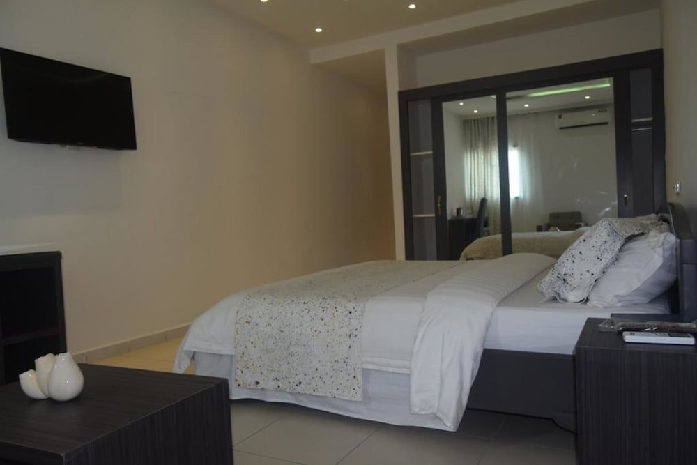 Miliet Hotel Standard Room, 1 King Bed, Non Smoking 3