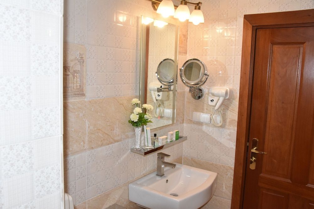 Adamaoua Grand Hotel City Standard Room, Smoking 10