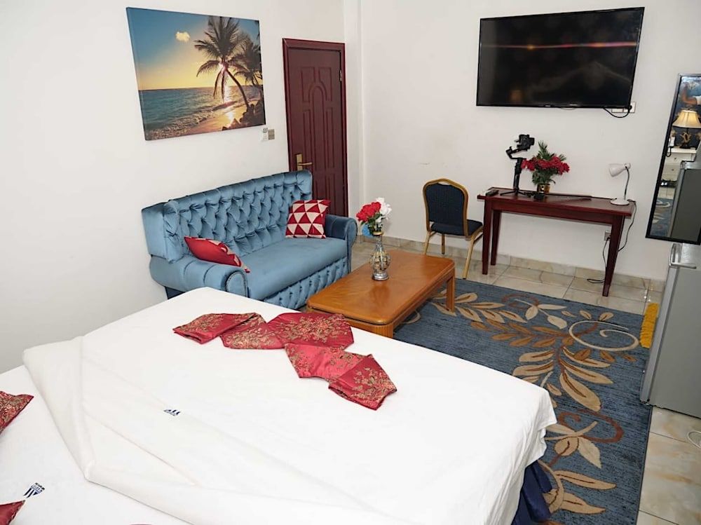 Marriot Metropolitan Hotel Deluxe Room 4