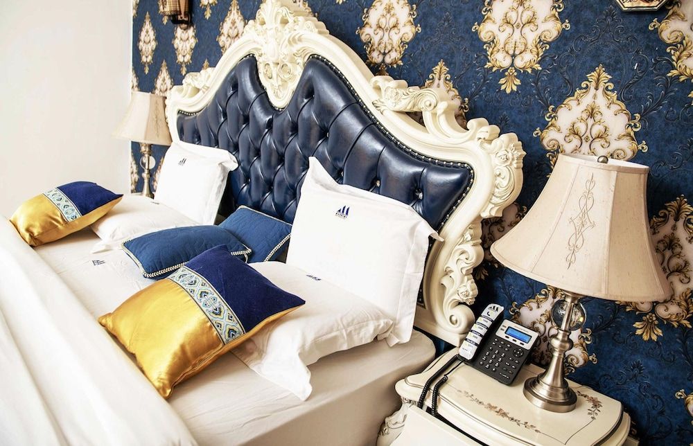 Marriot Metropolitan Hotel Deluxe Room 7