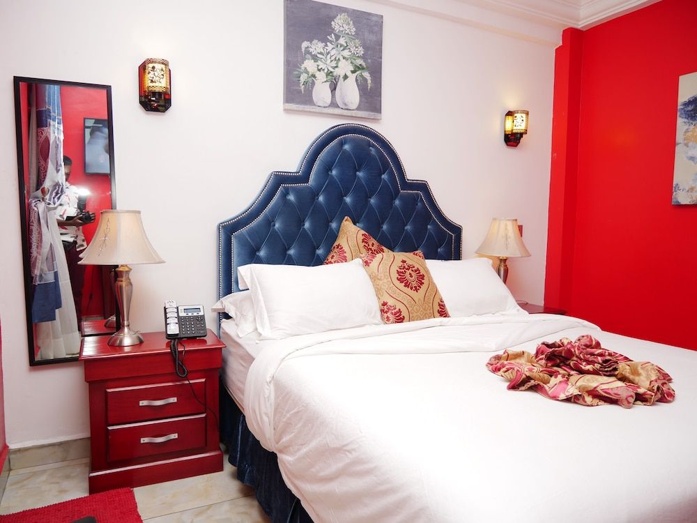 Marriot Metropolitan Hotel Standard Room 2