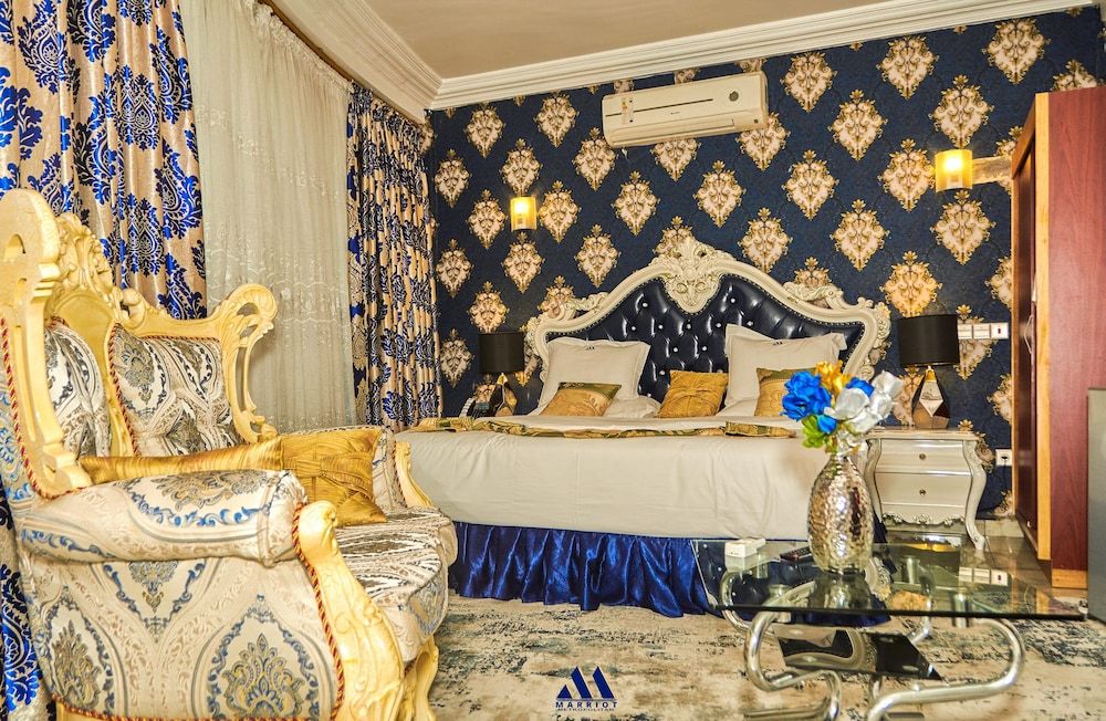 Marriot Metropolitan Hotel Executive Room 4