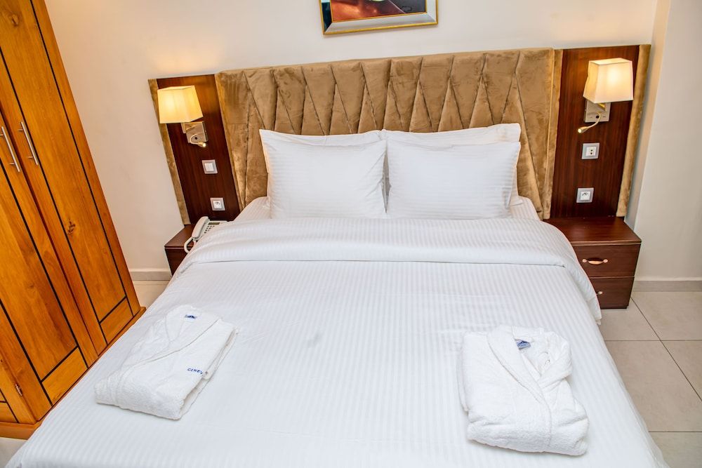 GENEVA HÔTEL Deluxe Suite 4