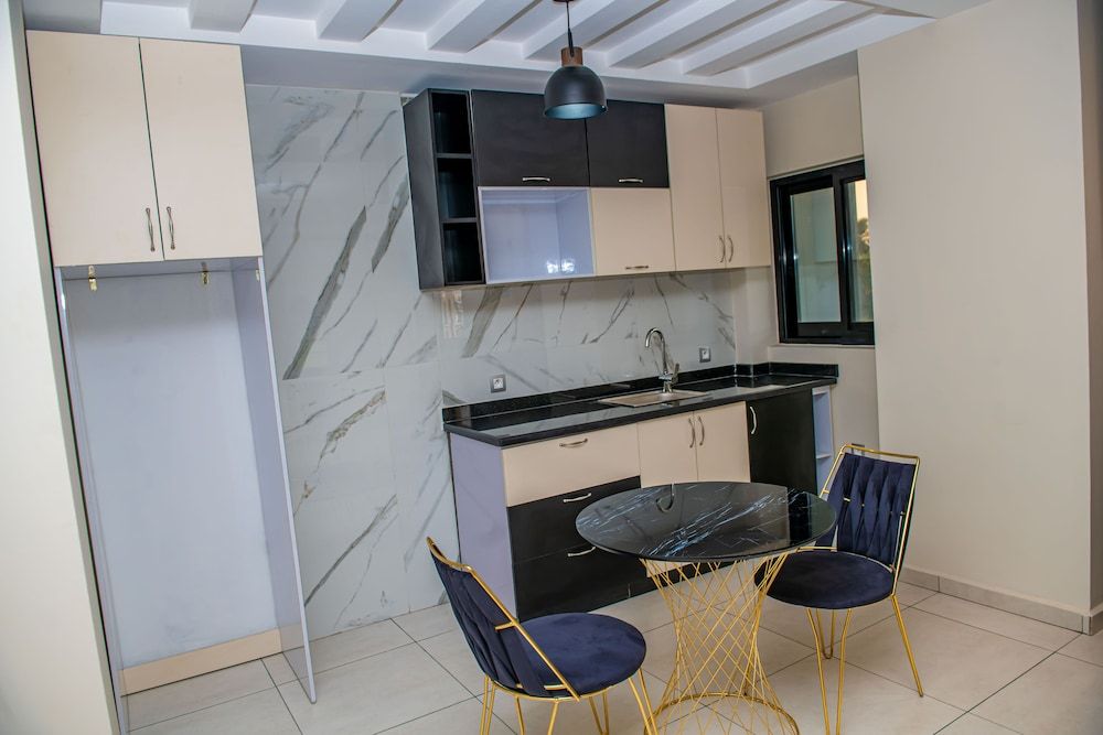 GENEVA HÔTEL Deluxe Suite 8