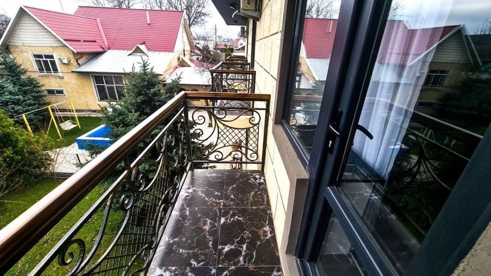 Dosman Hotel Bishkek Deluxe Room 4