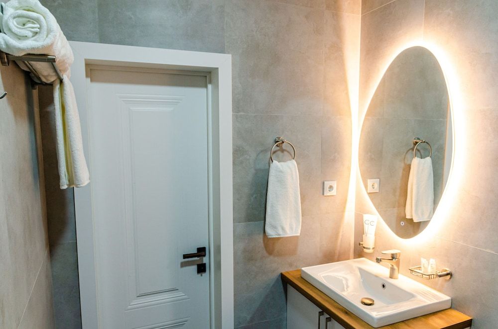 Dosman Hotel Bishkek Deluxe Room 7