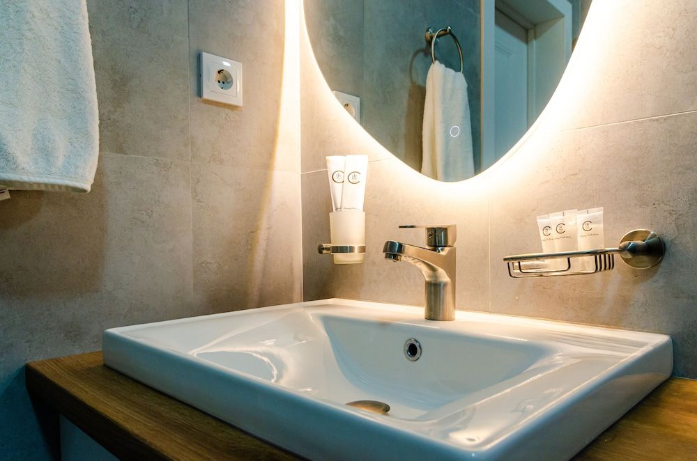 Dosman Hotel Bishkek Deluxe Room 10