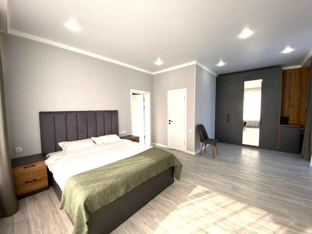 Dosman Hotel Bishkek Deluxe Room 3