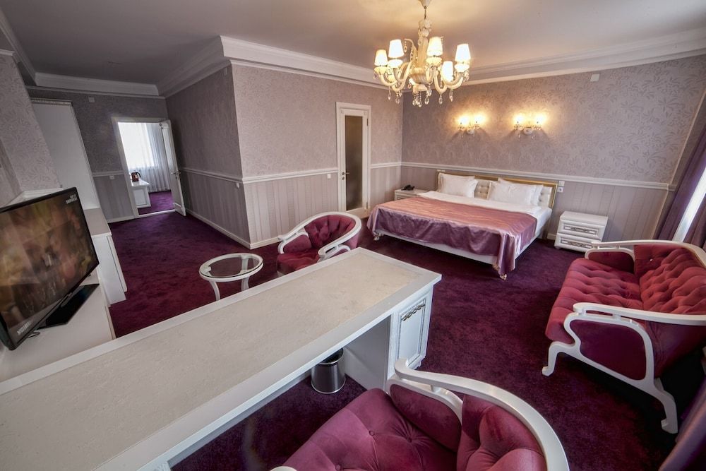 Luxury Suite