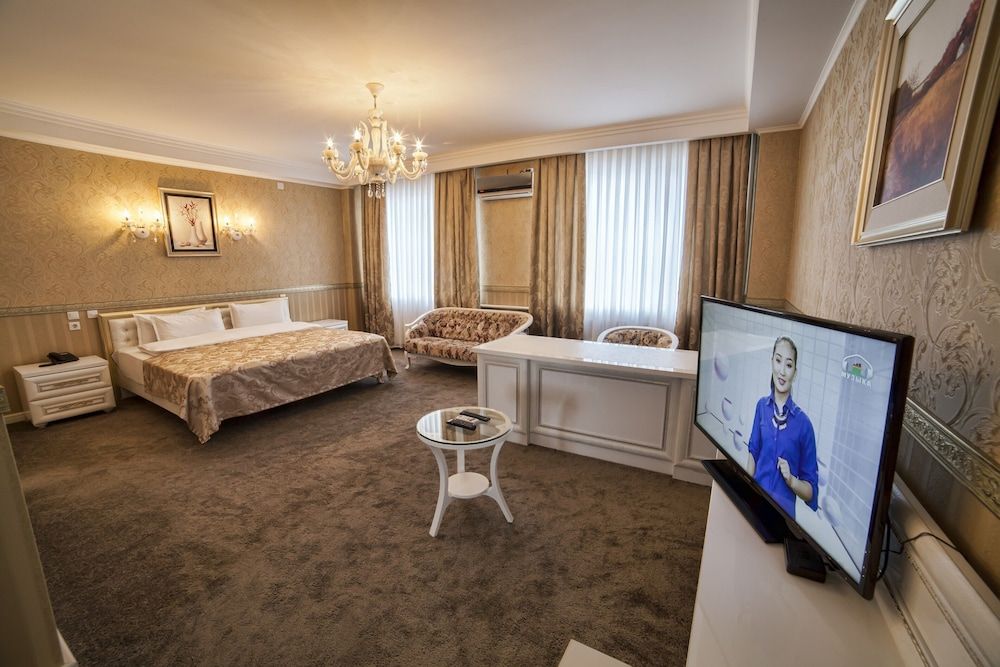Luxury Suite