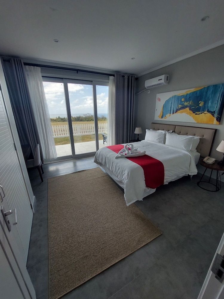 Deluxe Room, 1 Queen Bed, Non Smoking, Ocean View