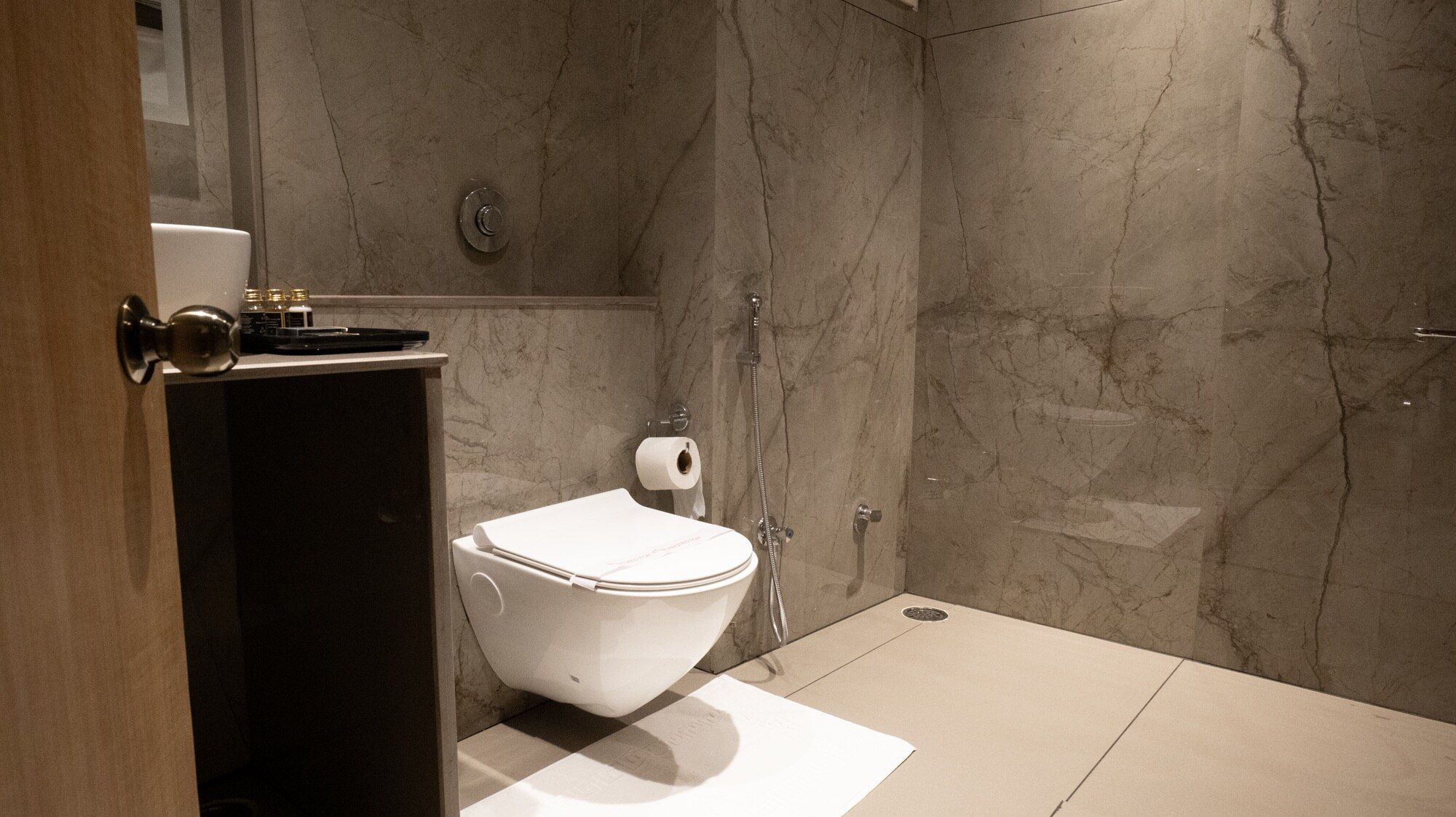 Cindrella Hotel Executive Room 9