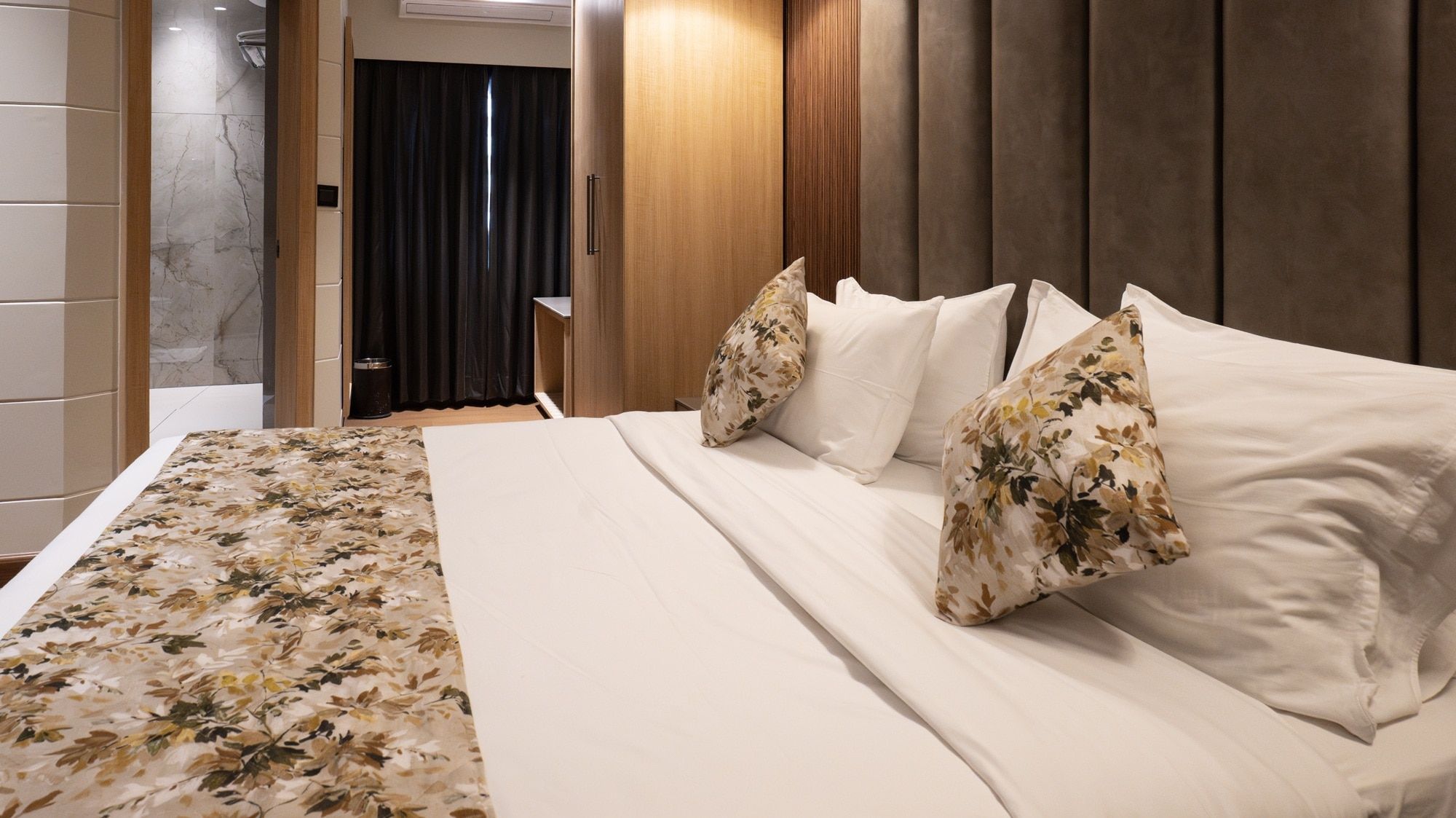 Cindrella Hotel Executive Room 5