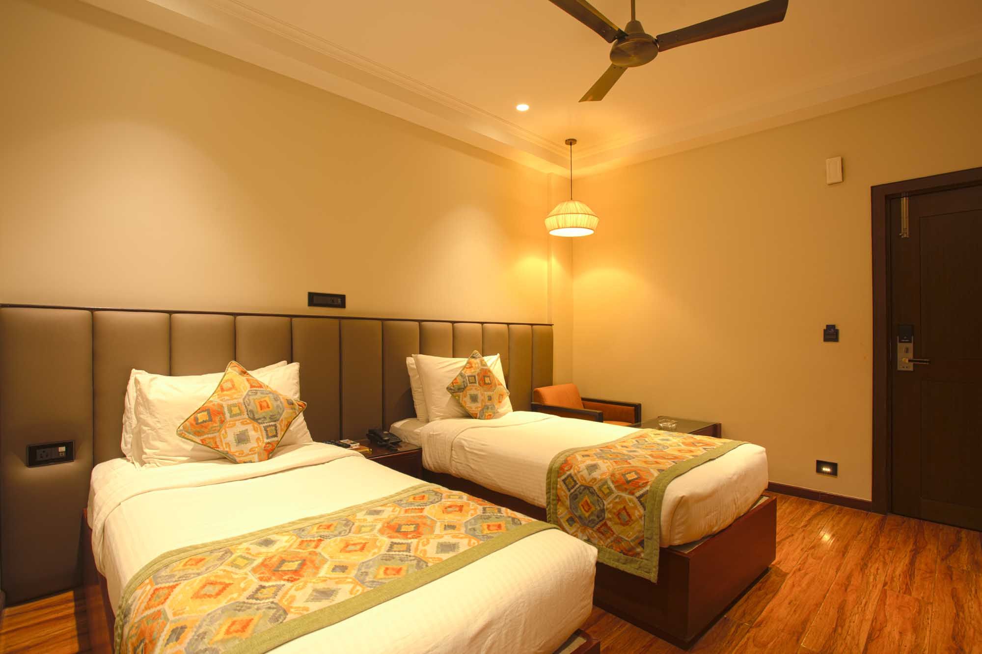 Cindrella Hotel Executive Room 2