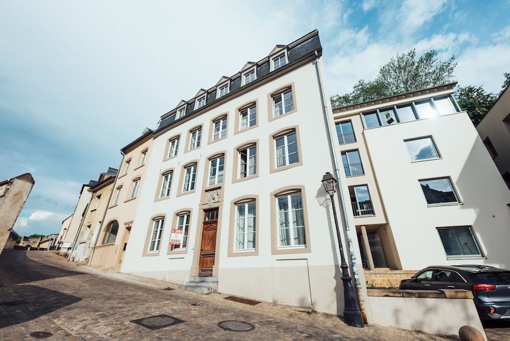 undefined Exquisite 1BR Apt in Old Town w Balcony