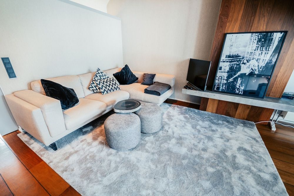 undefined Luxurious 1BR Apt w Prkg & Jacuzzi Btub 8