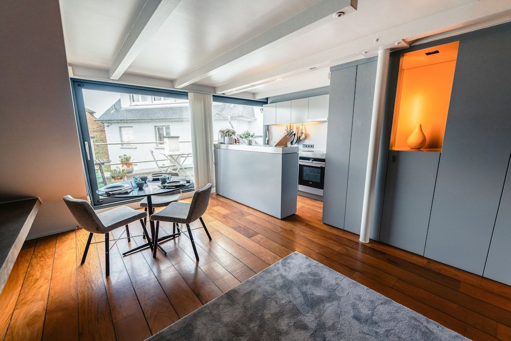 undefined Luxurious 1BR Apt w Prkg & Jacuzzi Btub