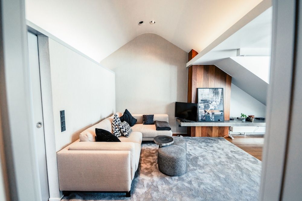 undefined Luxurious 1BR Apt w Prkg & Jacuzzi Btub 9