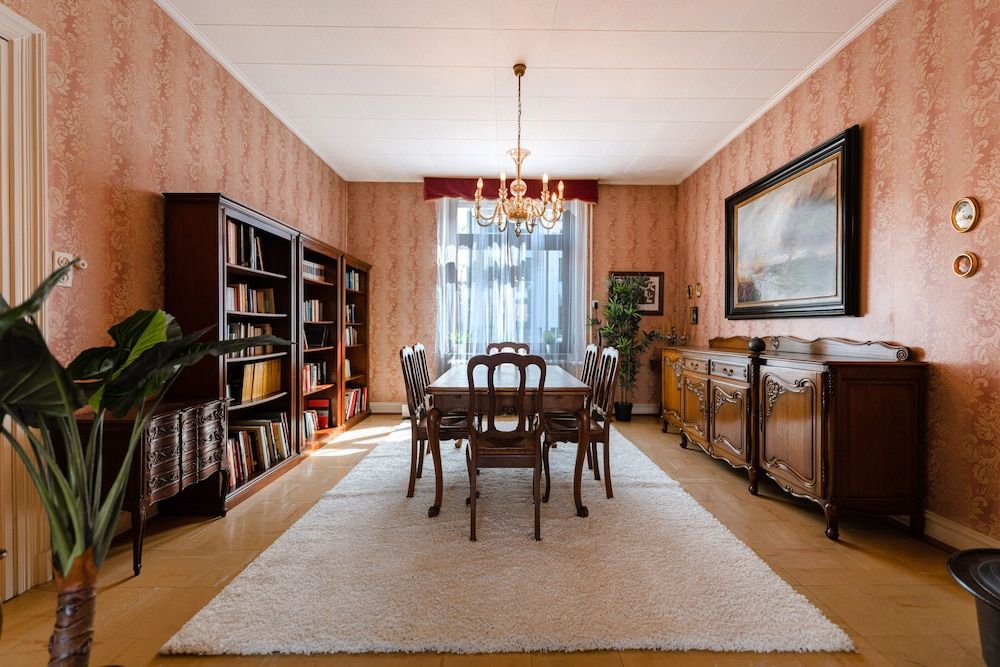 undefined Baroque Style Townhome Garden Patio Prkg 10