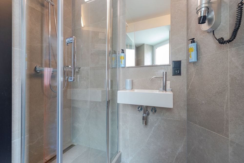 Kazakiwi Classic Double Room 12