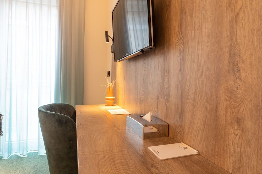 Kazakiwi Classic Double Room 10