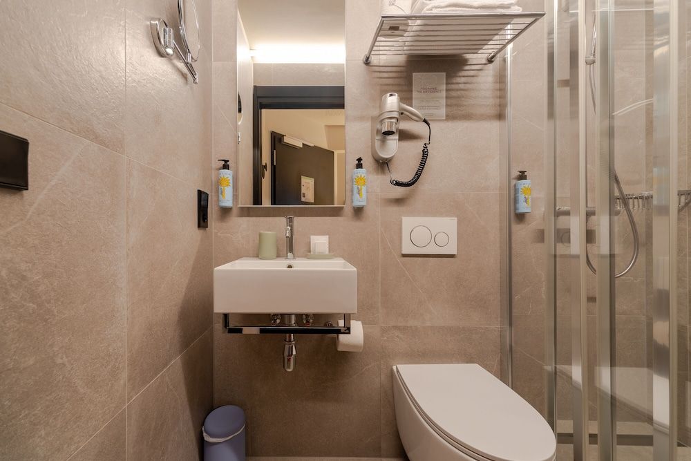 Kazakiwi Classic Double Room 11