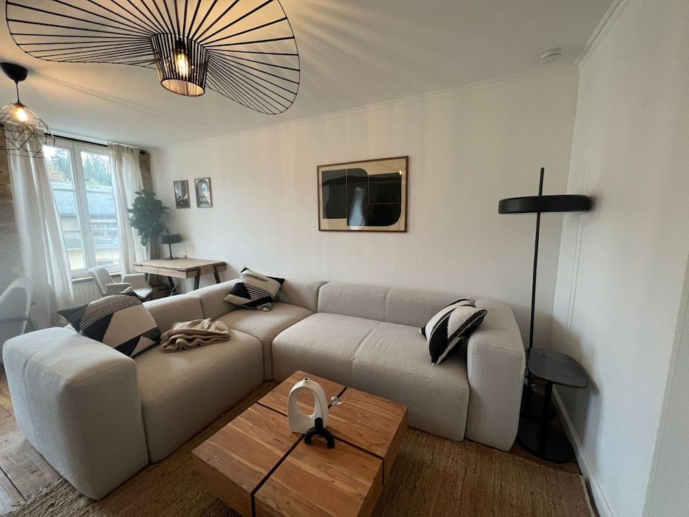 undefined Beautiful 2 BR Apartment in Grund 8