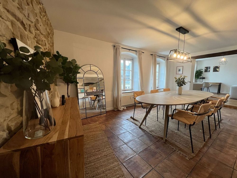 undefined Beautiful 2 BR Apartment in Grund 3