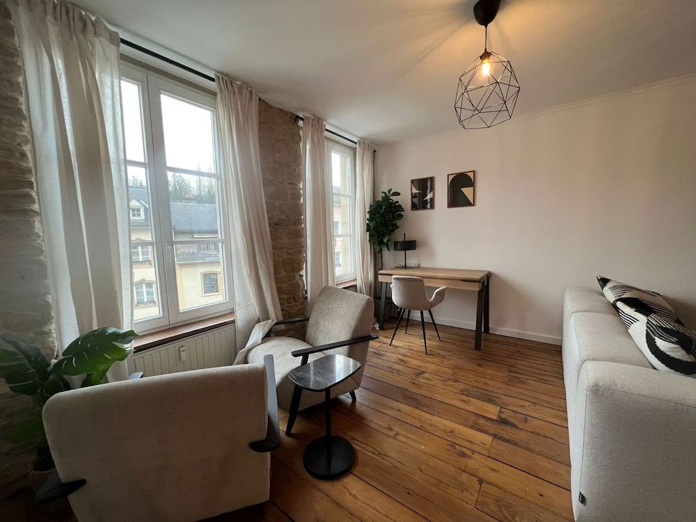 undefined Beautiful 2 BR Apartment in Grund 5