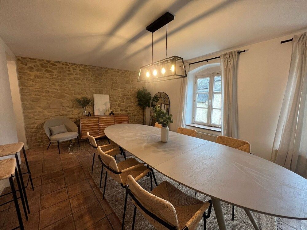 undefined Beautiful 2 BR Apartment in Grund 4