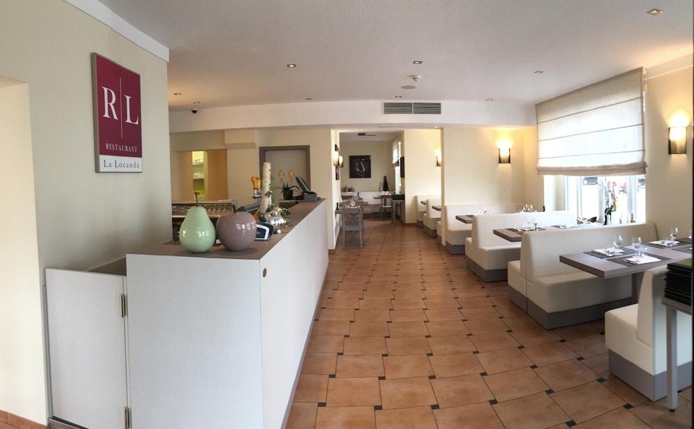 undefined Hôtel Pax 10