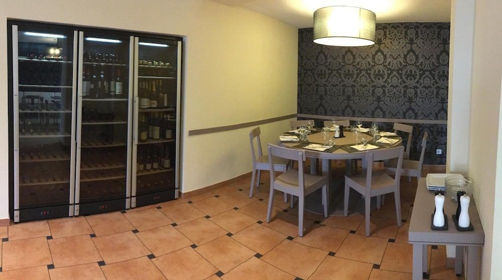 undefined Hôtel Pax 8