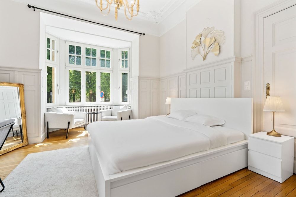 undefined VIP Suite Apartment - 5 min walk center 4