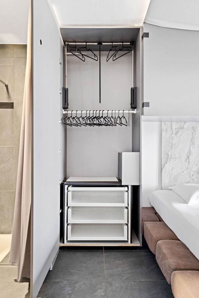 undefined Stylish 1BR Apt w Balc Cloche dOr 7