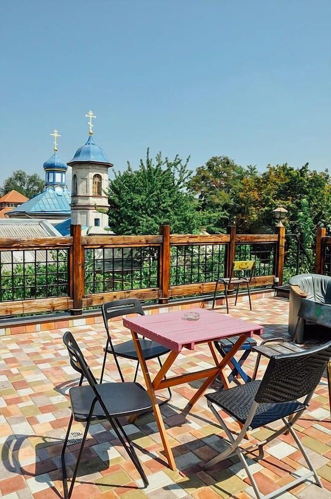 undefined Funky Mamaliga Hostel 10