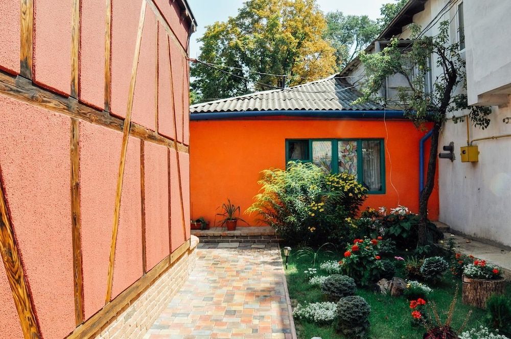 undefined Funky Mamaliga Hostel 3
