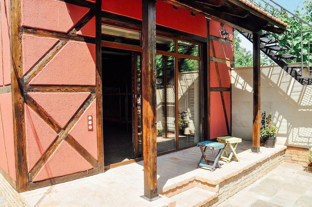 undefined Funky Mamaliga Hostel 8