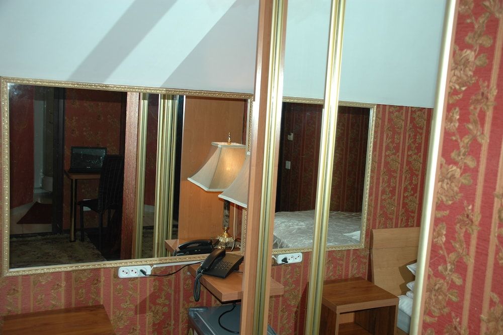 Bella Donna Hotel Economy Single Room 2
