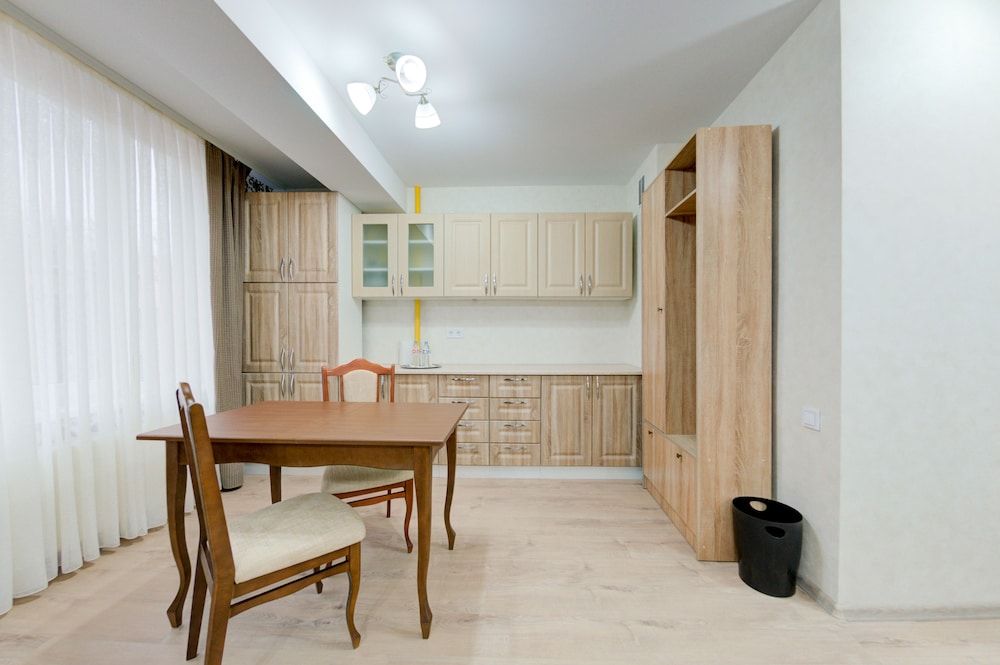 Catherine Hotel Standard Double or Twin Room, 2 Twin Beds, Non Smoking, City View 4