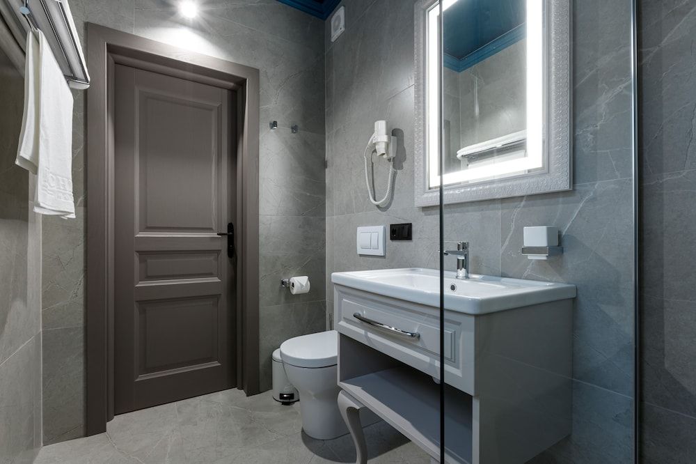 Richmond Hotel Double Room 7