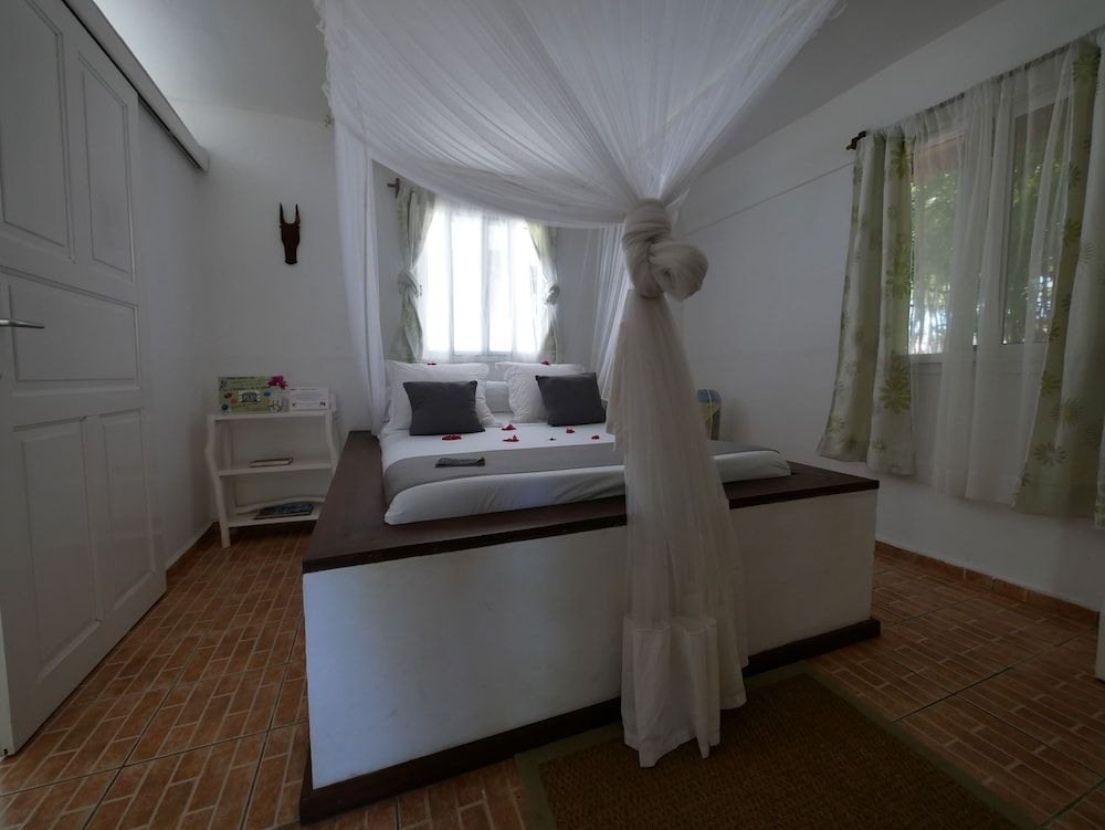 Bungalow, 1 Queen Bed, Non Smoking, Garden View (Double)