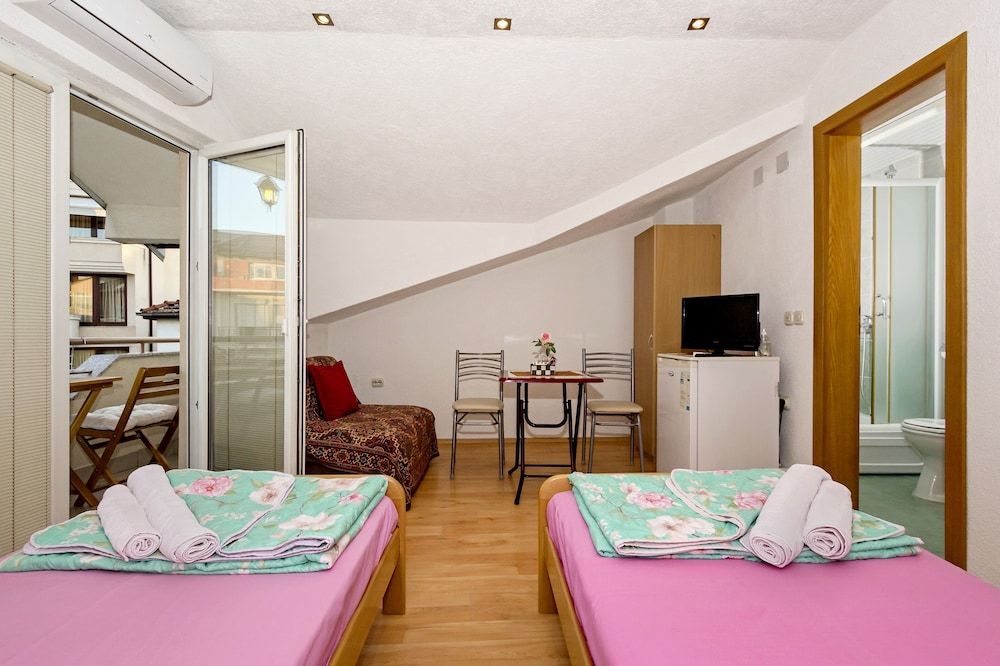 Bogdanovski Studios & Guest Rooms House, Multiple Beds 13