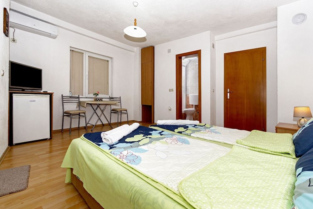 Bogdanovski Studios & Guest Rooms House, Multiple Beds 8