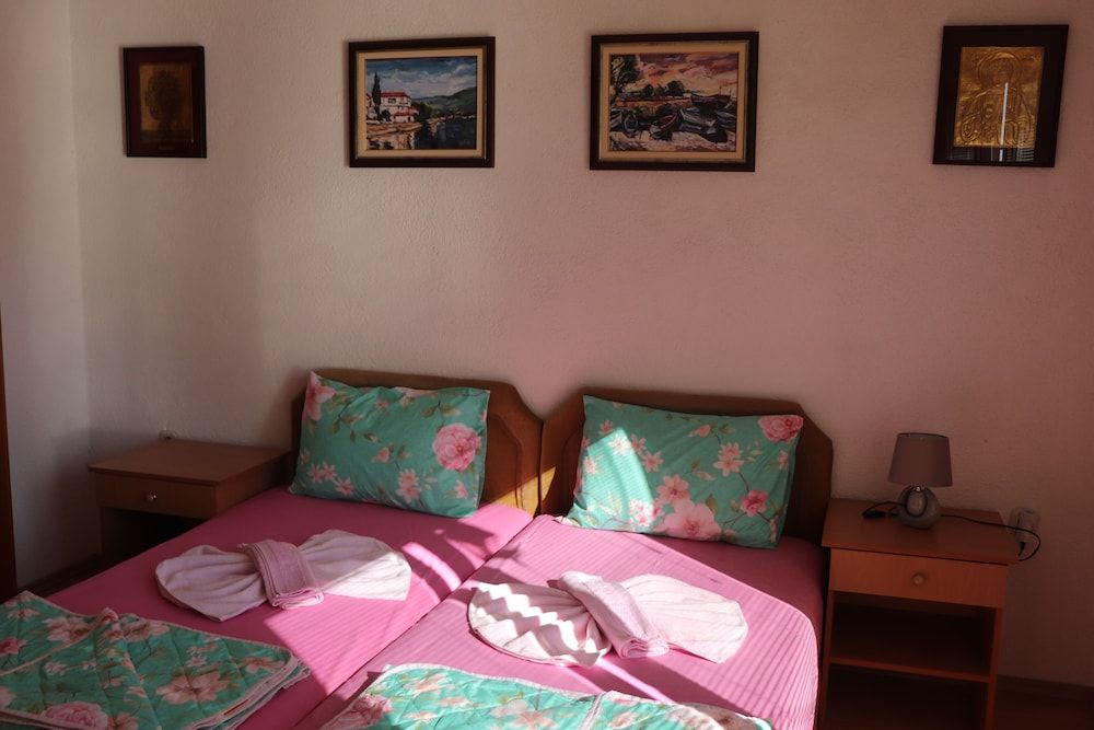 Bogdanovski Studios & Guest Rooms Double or Twin Room 5