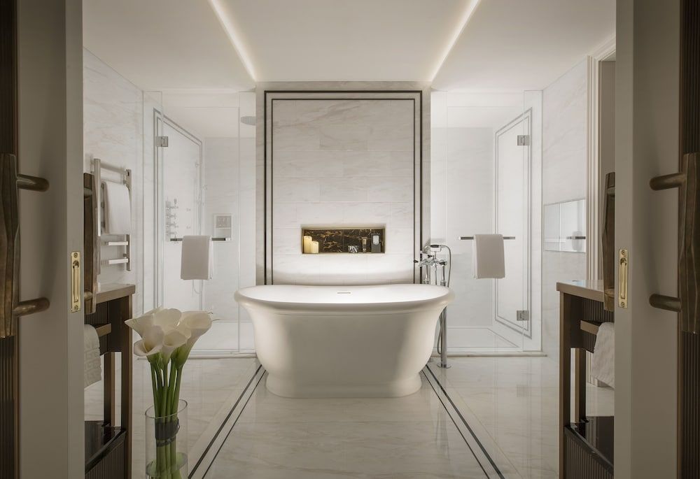 The Londoner Hotel Louis Suite 2