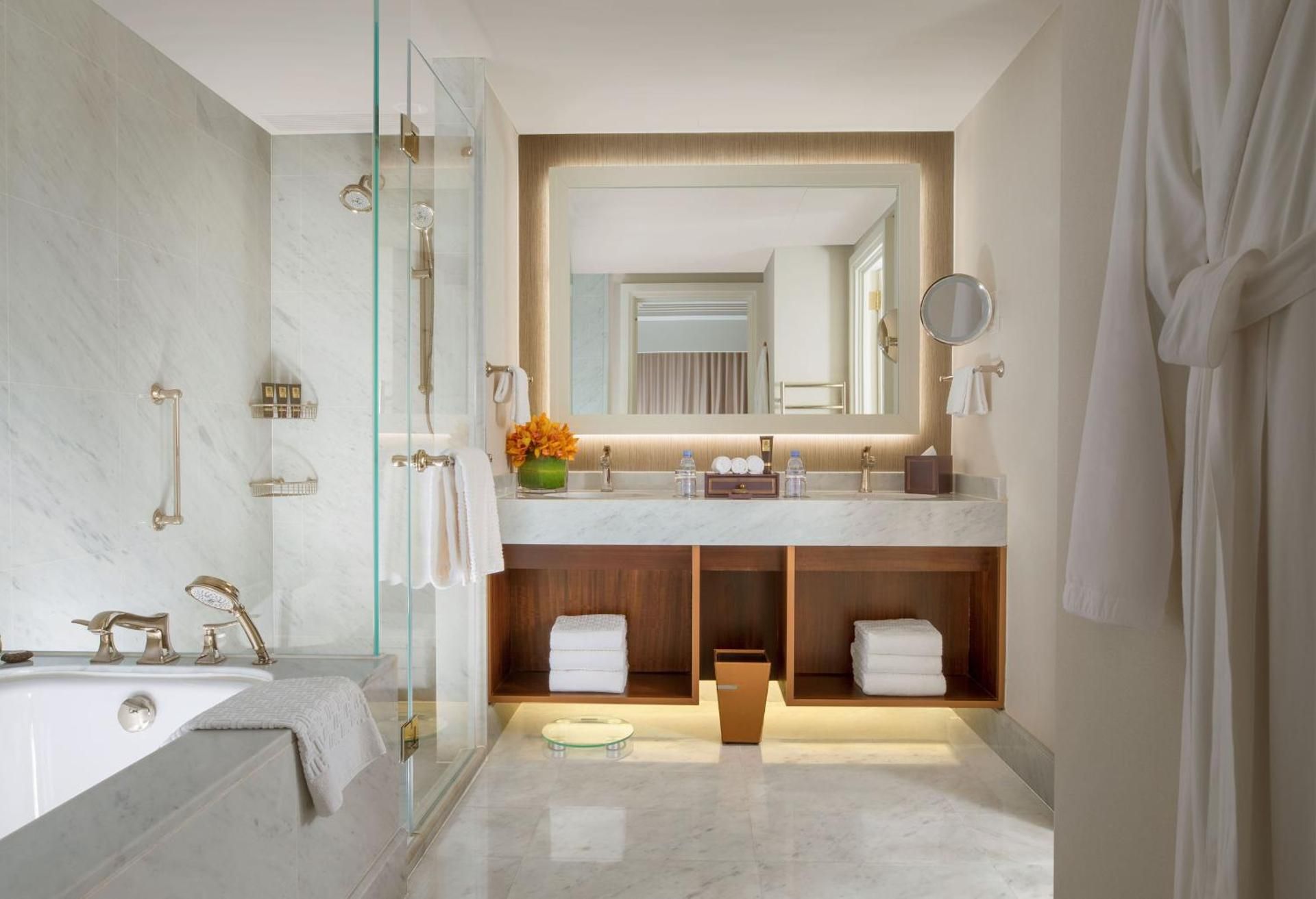 Lyon Suite with King Bed